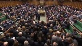 Már csak a Lordok állhatják útját a brit melegházasságoknak