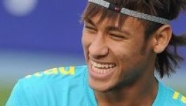 Neymar öt évre aláírt a Barcához