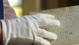 Múzeumban ismerte fel szerelme naplóját a nagymama