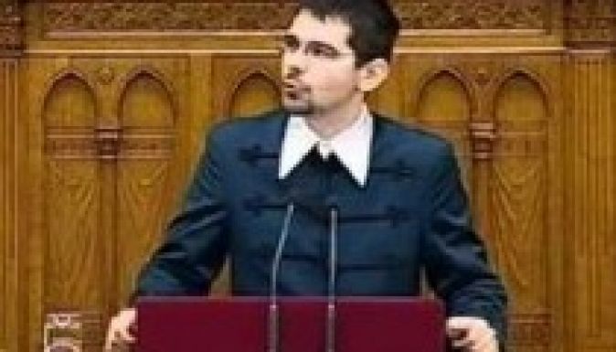 Kövér László újabb 70 ezer forinttól szabadítaná meg Novák Elődöt