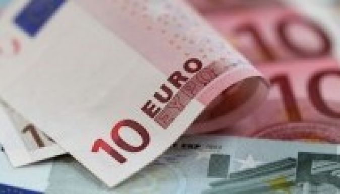 Idei rekordárfolyam: szerdán 4,42 lejt ért egy euró