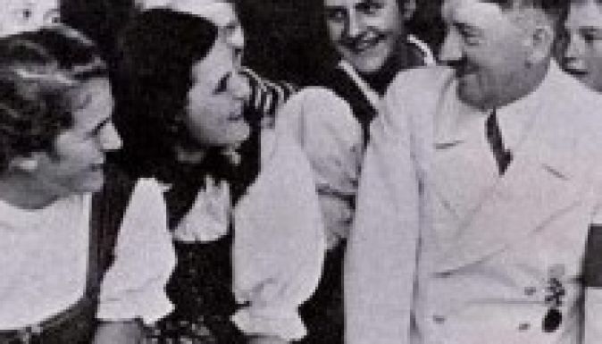 Eddig publikálatlan fotók kerültek elő Hitler bunkeréről