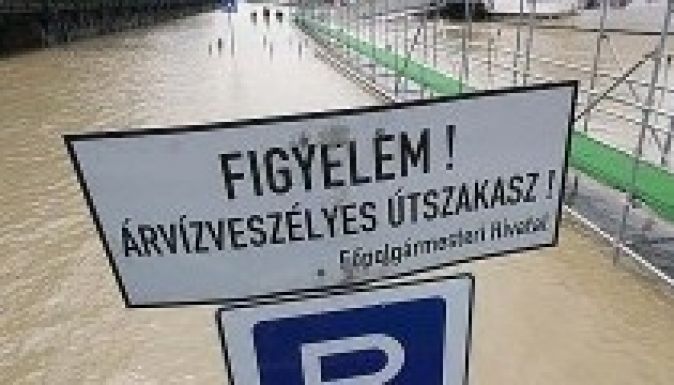 Fél méterrel magasabbra építik a budapesti gátakat