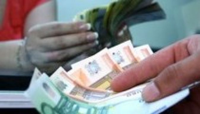 Nyolchónapos mélypontra került a lej