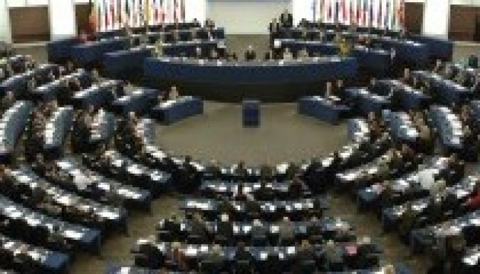 32-re csökken a romániai, 21-re a magyarországi EP-képviselők száma