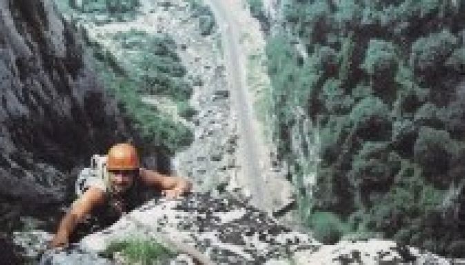 Mit írjanak Erőss Zsolt Békási-szorosi emléktáblájára?