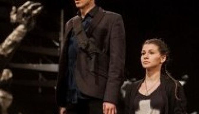 Ingyenes „iskola” feleségeknek a marosvásárhelyi színházban