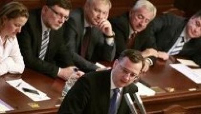 Bizalmatlansági indítványt nyújtottak be a Necas-kormány ellen