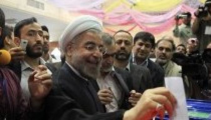 Nyitottabb politikát ígér Haszam Rohani, Irán új elnöke