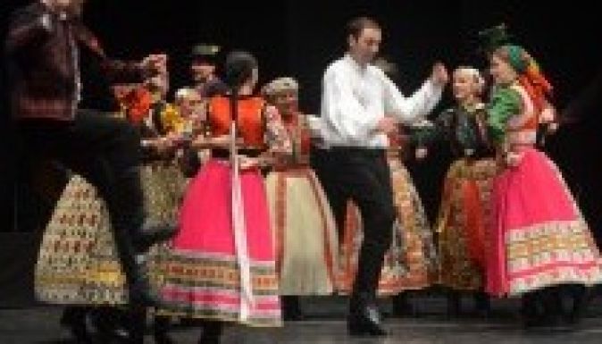 Bukarestben lép fel a Hargita Együttes