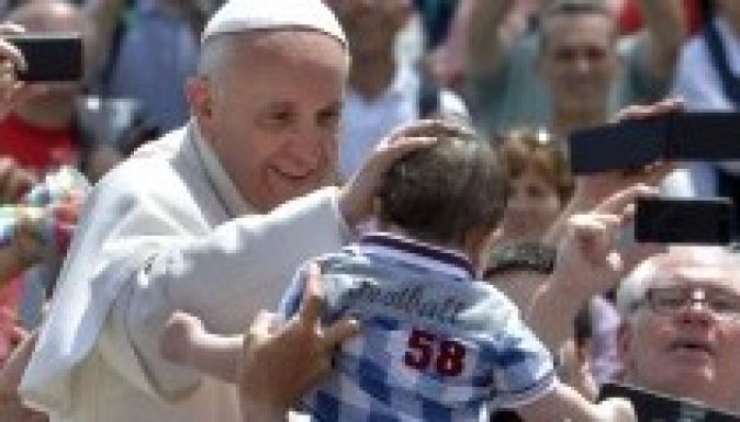 Ferenc pápa első száz napja: szerelem első látásra