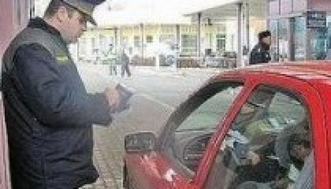 Visszatérítik a kiskorúakat a határról, ha nincsenek rendben a papírjaik