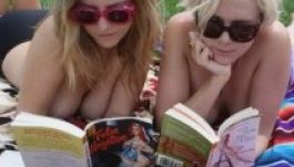 Topless olvasóklub alakult New Yorkban (16+)