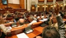 Alkotmánymódosítás: legtöbb 318 fős lehet a képviselőház