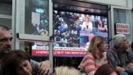 Európai segítséggel újra sugároz a görög köztévé