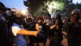 Összecsapások árán ürítették ki a Taksim teret és a Gezi parkot