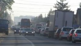 Kamionstop lesz ortodox pünkösdkor a főutakon