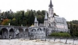 Elvitt az árvíz egy 70 éves lourdes-i zarándokot