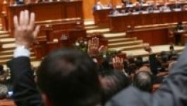 „Parlamentibb rendszere lehet Romániának”