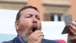 Mindannyian prostituáltak vagyunk! - hirdetik Berlusconi hívei