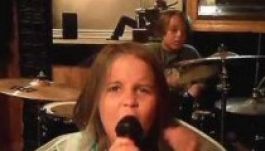 Megdöbbentő metálhörgést produkált egy hatéves