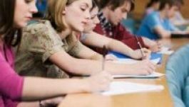 A romániai fiatalok 12 százaléka egyetemista