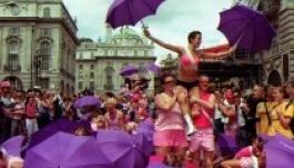 Százezrek vettek részt a London Pride felvonuláson