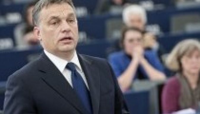 Viharos vita az EP-ben a Tavares-jelentésről