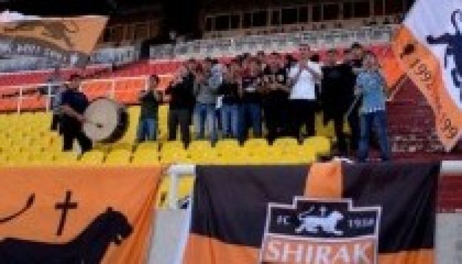 BL: feröeri és örmény továbbjutás az első körből