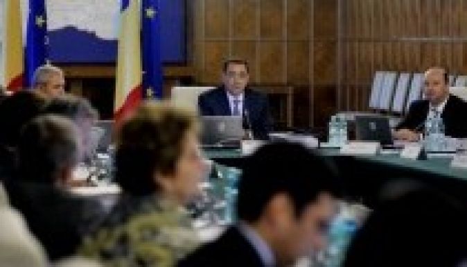 Új közalkalmazotti bértörvényt dolgoz ki a kormány