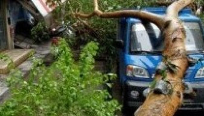 Egy halálos áldozata is van a tajvani tájfunnak