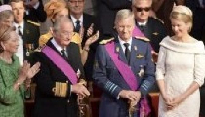 Belga királyváltás: Fülöp herceg ül vasárnap a trónra