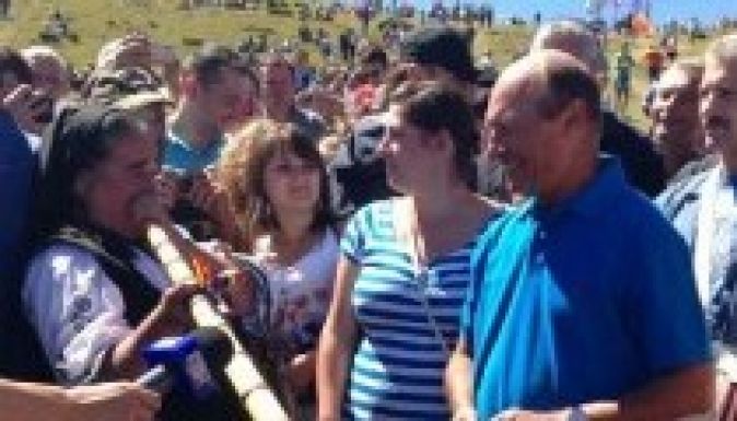 Ismét fürdött a népszerűségben Traian Băsescu államfő