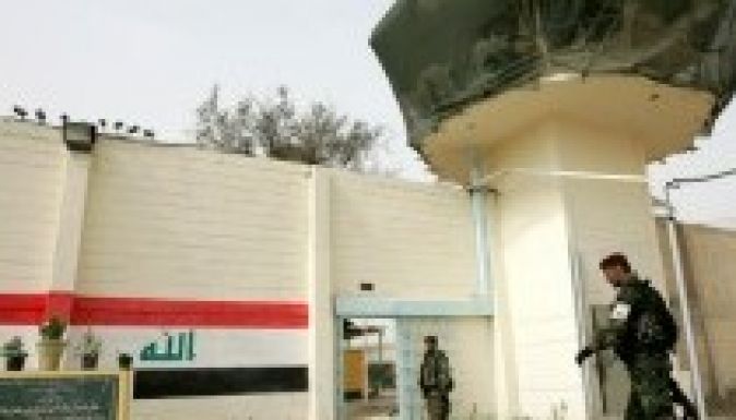 Halálra ítélt al-kadiások szöktek meg az Abu Graíb börtönből