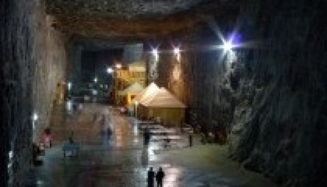 Ötszáz turistát kellett kimenekíteni a parajdi sóbányából