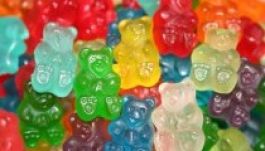 Nyolcvan tonna hét éve lejárt gumicukrot vontak ki a forgalomból