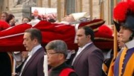 Már csak Ferenc pápa aláírása hiányzik II. János Pál szentté avatásához