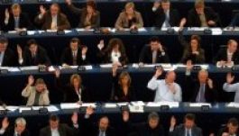 Elfogadta az Európai Parlament a Tavares-jelentést