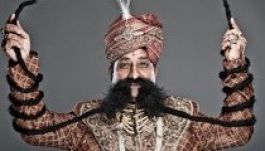 A világ leghosszabb bajsza több mint negyven éve nő