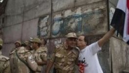 Murszi megbukott, forró a helyzet Egyiptomban