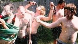 Fizetett munka lehet az alkoholfogyasztás