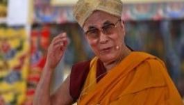 Egy boldogabb évszázadot kíván 78. szülinapjára a dalai láma