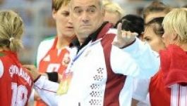 Hajdu János ül le Böhn helyére a magyar női kéziválogatott kispadján