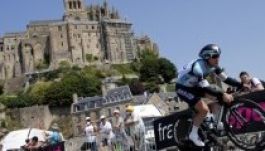 Tour: vizeletes zacskóval büntette egy néző Cavendish lökdösödését