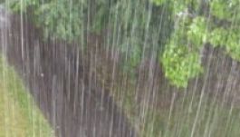 Felhőszakadás és jégeső várható a hét végén