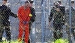 Enni kezdtek az éhségsztrájkoló guantánamói rabok