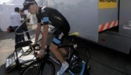 Tour: a felbőszült Froome faképnél hagyta a spekuláló újságírókat