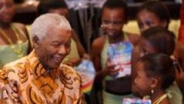 Egyre jobban van a 95. szülinapját ünneplő Nelson Mandela