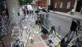 Sehol a királyi utód – A brit sajtó egyre türelmetlenebb