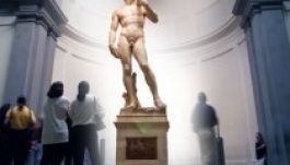 Bérbe adják Michelangelo Dávidját is akár